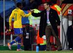 tilfreds. Da Robinho havde scoret til 3-0 skiftede træner Dunga ham ud i ottendedelsfinalen mod Chile. 
