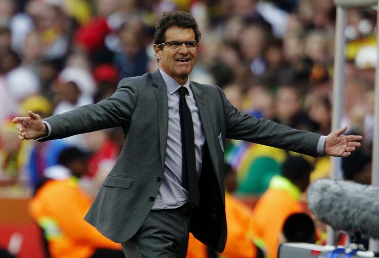 JOBSIKRET. Fabio Capello overlever på posten som engelsk landstræner trods VM-fiasko. 
