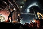 Bastard. Teddybears har udviklet sig til en forrygende bastard, der skamløst rager til sig af festlig gimmicks, rytmer, sange og lyde fra hiphop, electro, disco, dancehall og pop. 