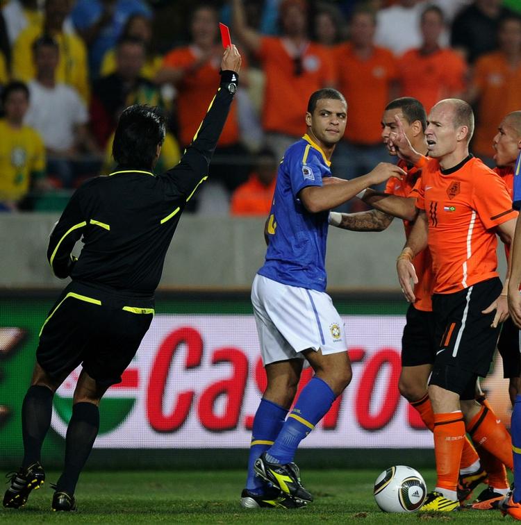 UDVIST. Felipe Melo er ikke Brasiliens mest populære mand efter nederlaget i VM-kvartfinalen mod Holland. 