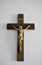 Symboler. Italiensk krucifikssag blotlægger en dobbeltmoral blandt kritikere af islamiske religionssymboler. 