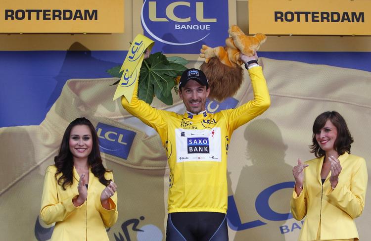uovervindelig. Team Saxo Banks Fabian Cancellara kører enkeltstarter så hurtigt, at han virker uovervindelig. Han vandt da også Tour de Frances prolog og kunne derfor iklæde sig den gule førertrøje. 