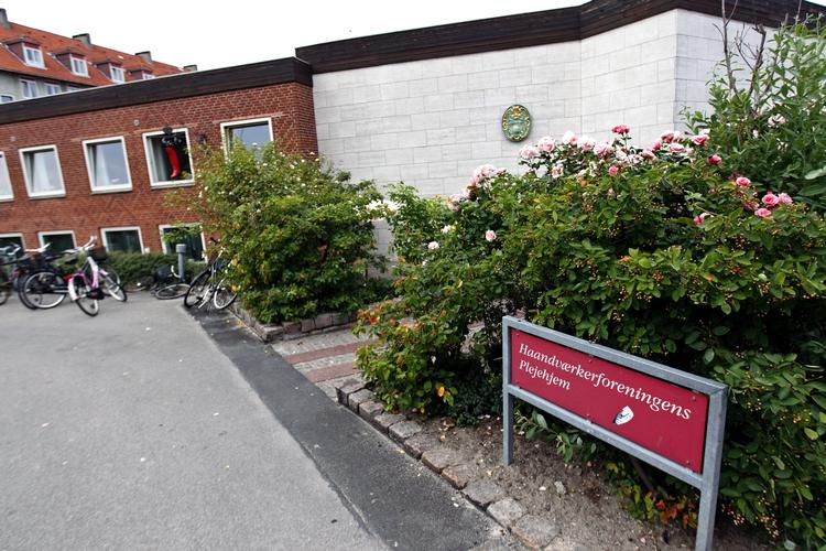 Plejesvigt. Her, på Håndværkerforeningens Plejecenter i Københavns Nordvestkvarter, har den stærkt kritiserede hjemmeplejeenhed hjemme. 