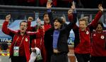 succestræner. Tysklands landstræner, Joachim Löw, høster stor ros i medierne efter holdets 4-0-ydmygelse af Argentina. 