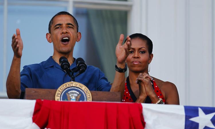 Uafhængig. I går var de europæiske ledere overvejende glade for, at det var Obama, de skulle ønske tillykke med USA's fødselsdag. Her holder han 4. juli-tale foran Det Hvide Hus. 
