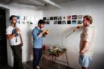Det er ikke for tøsedrenge at åbne nye butikker i dagens Danmark. Ti unge musikere og komponister, blandt andre fra venstre Kasper Tagel, August Rosenbaum og Per Lyhne Løkkegaard, vover springet.  Foto: Morten Langkilde 