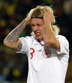 transferspil. I sidste uge forhandlede Palermo med Manchester City - nu tyder det på, at Simon Kjær skal til Tyskland. Med mindre Palermo er i gang med noget 'spin', der skal sikre at en eller flere storklubber kan føle sig fristet til at overbyde de 90 millioner, Kjær angiveligt koster. Arkivfoto. 