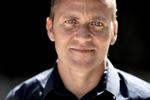 SEJRSHERRE. Partiformand Anders Samuelsen (LA) har god grund til at smile. Liberal Alliance går frem i meningsmålinger for første gang siden 2007. Og han har vundet politiken.dk's læserafstemning om årets politiske sejr. 