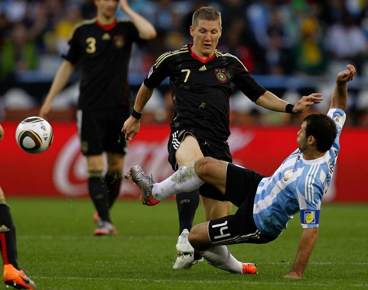 Verdensklasse. Bastian Schweinsteiger er hjernen på den tyske midtbane, hvor han trækker i trådene og skaber balance. 