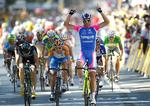 Turbo. Alesssandro Petacchi var dagens hurtigste, da Tour de France-feltet afgjorde etapen i en massespurt. 