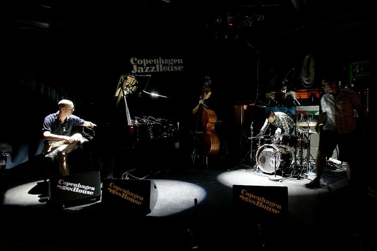 Copenhagen Jazzhouse er blevet en fritidsklub for voksne, udtaler spillestedets musikchef Lennart Ginman. 