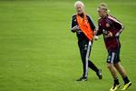 TILFREDS. Morten Olsen tror på, at Simon Kjærs skifte til Wolfsburg vil styrke hans udvikling. 