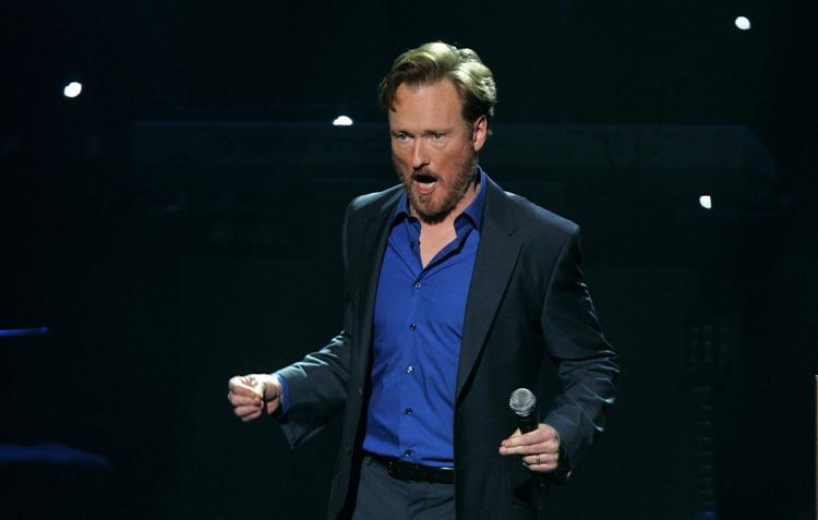 Nomineret. Conan O'Brien er kommet flot ud på den anden side efter sit brud med NBC: Han kunne for nylig glæde sig over lutter udsolgte show på en standup-turné i USA. Desuden har han sikret sig en værtstjans på et nyt talkshow hos TBS senere på året. Og i dag blev han nomineret til en Emmy. Arkivfoto. 