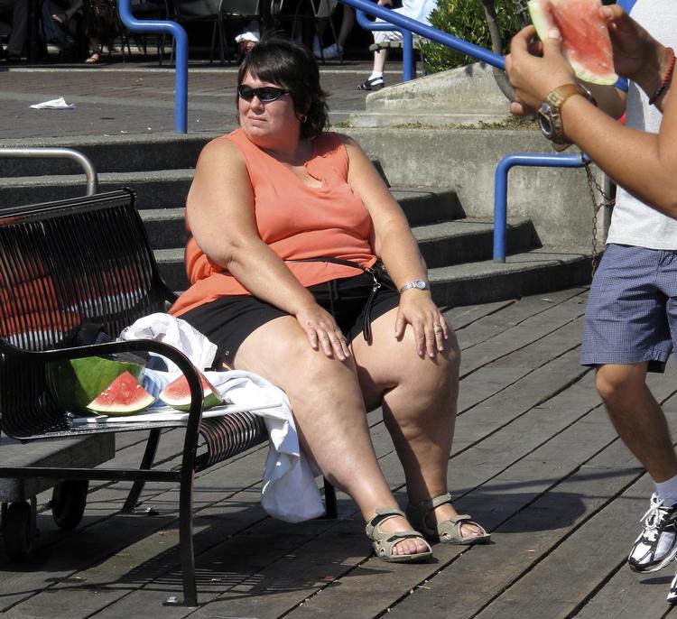 Overvægt. At blive slank er et nytårsforsæt hos halvdelen af alle overvægtige danske kvinder. Men oftest bliver det ved forsættet...(arkivfoto) 