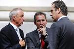 'Spanier'. Johan Cruyff har en lang historie med spansk fodbold. Her ses han til Champions League-finalen i selskab med Barcelonas sportsdirektør, Txiki Begiristain, og Real Madrids sportsdirektør,  Jorge Valdano. 