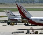 SPIONUDVEKSLING. De to fly med spioner fra Rusland og USA parkerede ved siden af hinanden i Wiens lufthavn. 