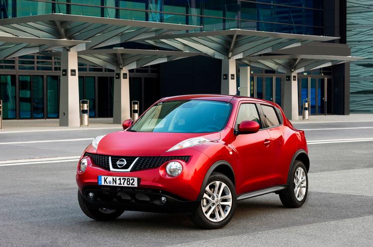 Sprælsk. Designerne har fået lov til at lege med formerne på den nye Nissan Juke. det er de runde lygter i midten, der er de egentlige forlygter 