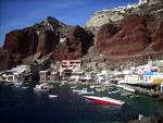 Tvangsauktion. Det græske finansministerium truer nu med at tvangssælge villaer som disse på den eksostiske ferieø, Santorini, for at inddrage manglende skattebetalinger. 