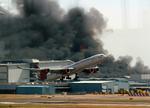 Brand. Der er opstået brand i en lagerhal i Heathrow lufthavn i London. Branden berører dog ikke flytrafikken. 