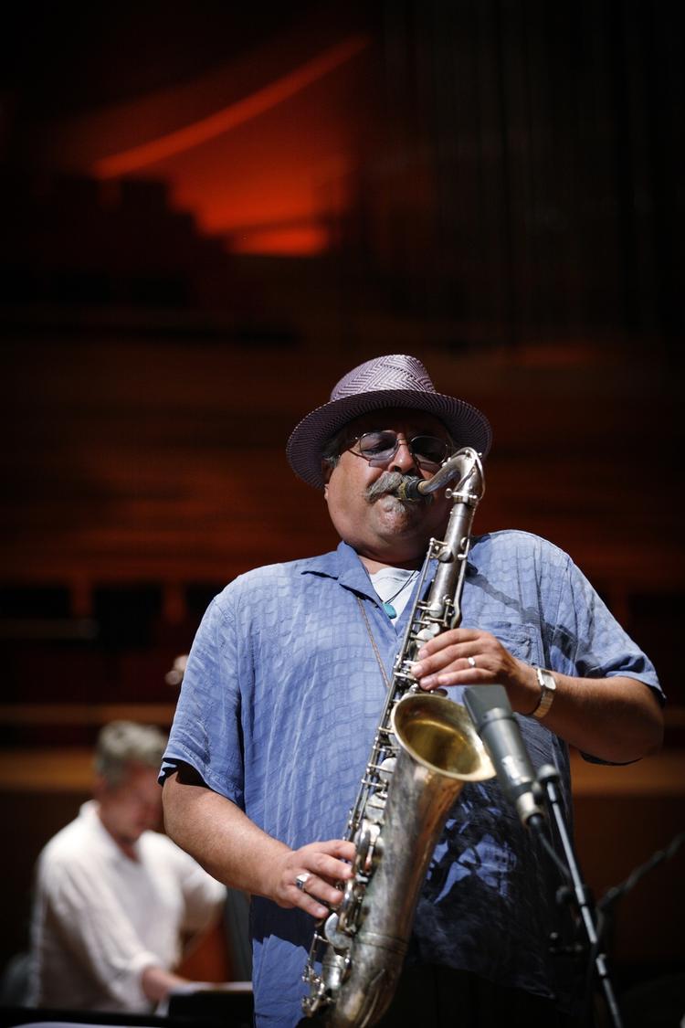 Økonomi. Jazzfestivalen formår at holde skindet på næsen. Specielt 'Giant Jazz' serien har været succesfuld. 