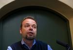 Sexanklager. Den svenske arbejdsminister Sven Otto Littorin trådte ud af politik i onsdag. Nu beskyldes han for at have købt sig til sex. 