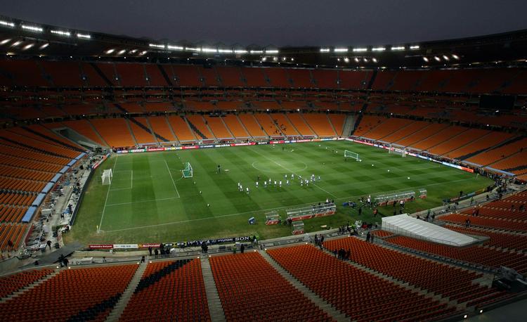showdown. Små 90.000 vil være på plads som vidner, når Holland eller Spanien skriver historie og bliver verdensmestre på Soccer City i Johannesburg. 