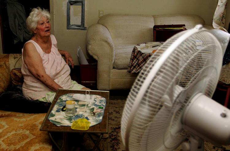 HEDEBØLGE. En blæser kan hjælpe, når temperatur-nålen ligger og dirrer nær de 30 grader. Arkivfoto. 