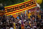 oprør. Borgerne i Barcelona demonstrerede i går ,od centralmagten i Madrid. 