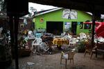 Terror. Restauranten 'Ethiopian village' i Ugandas hovedstad Kampala efter bombeangrebet i går aftes. 