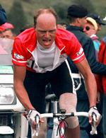 Av. Bjarne Riis husker med gru de gange, han har skulle køre på Col de la Madeleine. I dag er det hans rytteres tur. 