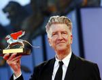 Den amerikanske filminstruktør David Lynch(billede), som er kendt for tv-serien 'Twin Peaks' og film som 'Blue Velvet', beder om hjælp til at finansiere filmen 'Lynch Three' fra sit publikum. 