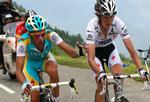 Alberto Contador (tv) og Andy Schleck under dagens etape. 