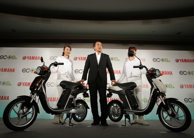 Yamaha er klar med en elscooter, der skal sælges for 15.000 kroner i Japan. Den kommer til Europa næste år. 