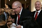 Flyvsk. Klaus Bondam har rejst en del som borgmester, men det er både vigtigt og nødvendigt, mener han. 
