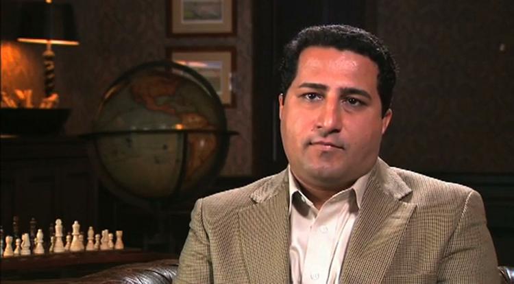 Amiri? Det seneste år er der dukket flere modstridende videoer op med personer, der udgiver sig for at være den iranske atomforsker Shahram Amiri. Dette billede er taget fra en video, der blev vist på iransk tv i juni. 
