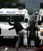 Uro. En lokal præst fortæller, at ballademagere i Belfast er helt ned til otte år. 