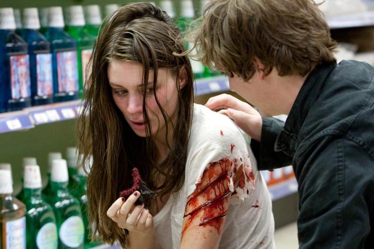 Der er intet nyt ved den nye 'A Nightmare on Elm Street'. Den udødelige døde hævner myrder også teenagere i hobetal i 2010. Foto:  Sandrew Metronome Filmdistribution 
