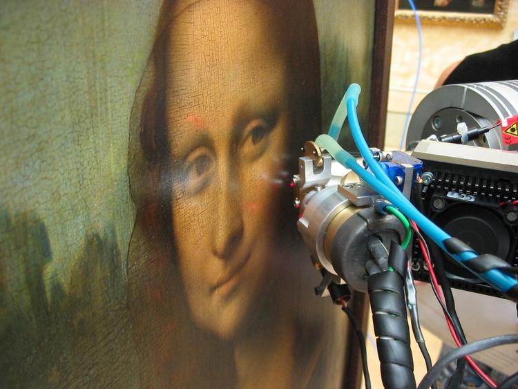 Nærstudie. Mona Lisa var blandt de malerier af Leonardo da Vinci, der blev undersøgt ved hjælp af en særlig røntgenteknik. 