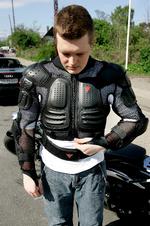 Dainese Safety Wave-v neck set forfra. Foto: Finn Frandsen 