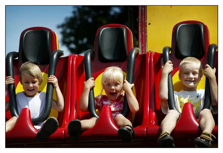 Duellen. Tivoli vs. Bakken. Politiken uddeler rutsjebanevogne til til de to forlystelseshaver. (arkiv) 