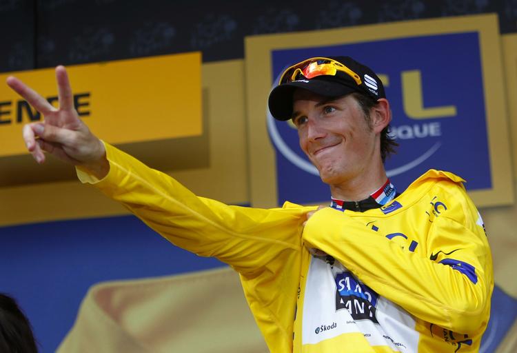 Sejr. Andy Schleck trækker i den 35. gule trøje i de år, Bjarne Riis har været ejer af cykelholdet. Arkvifoto. 
