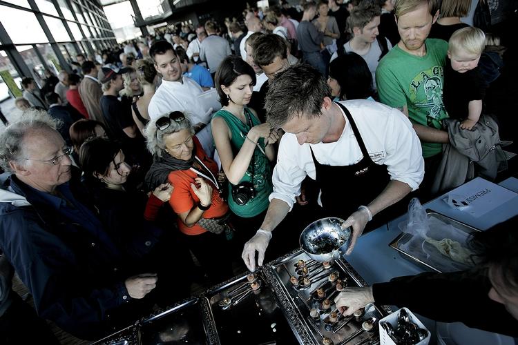 Madfestivalen Copenhagen Cooking tiltrak mange gæster til gratis mad tilberedt af stjernekokke i Skuespilhuset sidste år. 