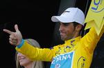 Skiftedag? Alberto Contador sættes i forbindelse med et skifte til Riis-mandskabet, der næste år må klare sig uden Schleck-brødrene. 