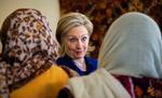 Kvindekamp. Hillary Clinton begyndte dagen med et møde med afghanske kvinder. 