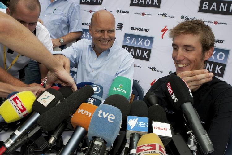 Kommentarer. Andy Schleck  og Bjarne Riis til dagens pressemøde. 