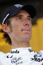selvsikker. Andy Schleck skal køre mindst to minutter hurtigere end rivalen Contador i dag, hvis han skal have en chance for at vinde tour de France, vurderer eksperter.  Men det afskrækker ikke den unge rytter. 
