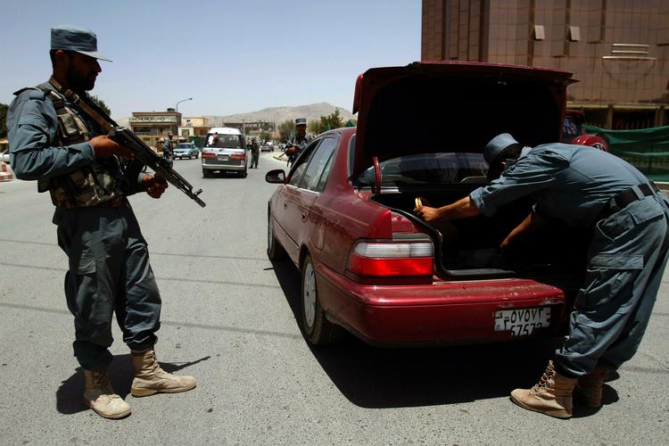 Afghanistan. Læserne mener ikke, at afghanerne har fået demokrati. 
