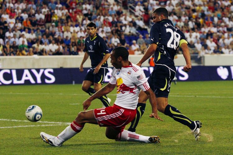 Mål. Thierry Henry var farlig mod Tottenham. 