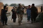 Krig. Ifølge terroeksperten Michael Scheuer opfatter store dele af den muslimske verden krigen i Afghanistan som en besættelse, hvor den egentlige hensigt er at gøre Afghanistan så vestligt som muligt. 