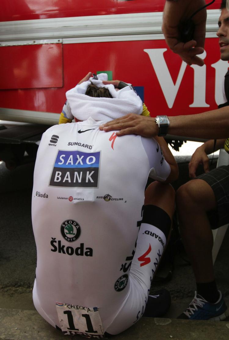 Færdig. Andy Schleck var tømt for kræfter, da han kom i mål efter 52 kilometers anstrengelser. 